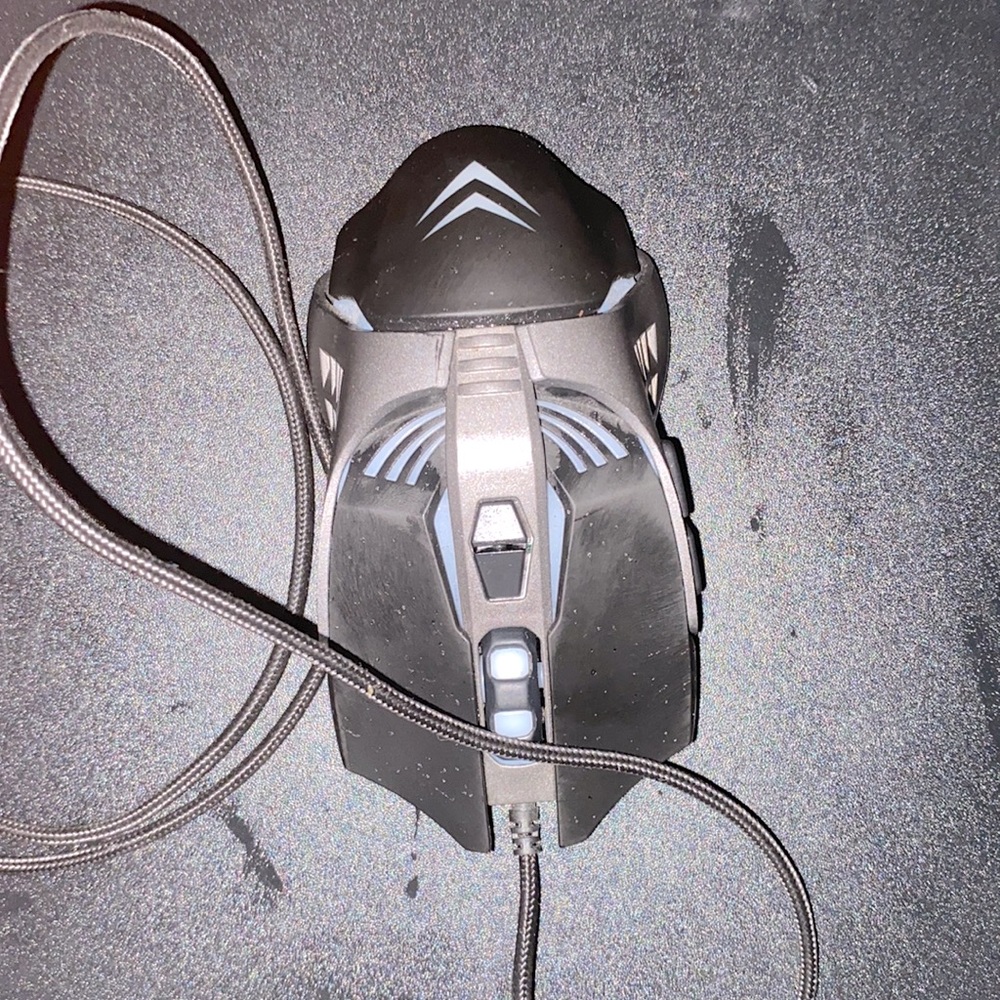 A mouse for a console or pc(gaming)